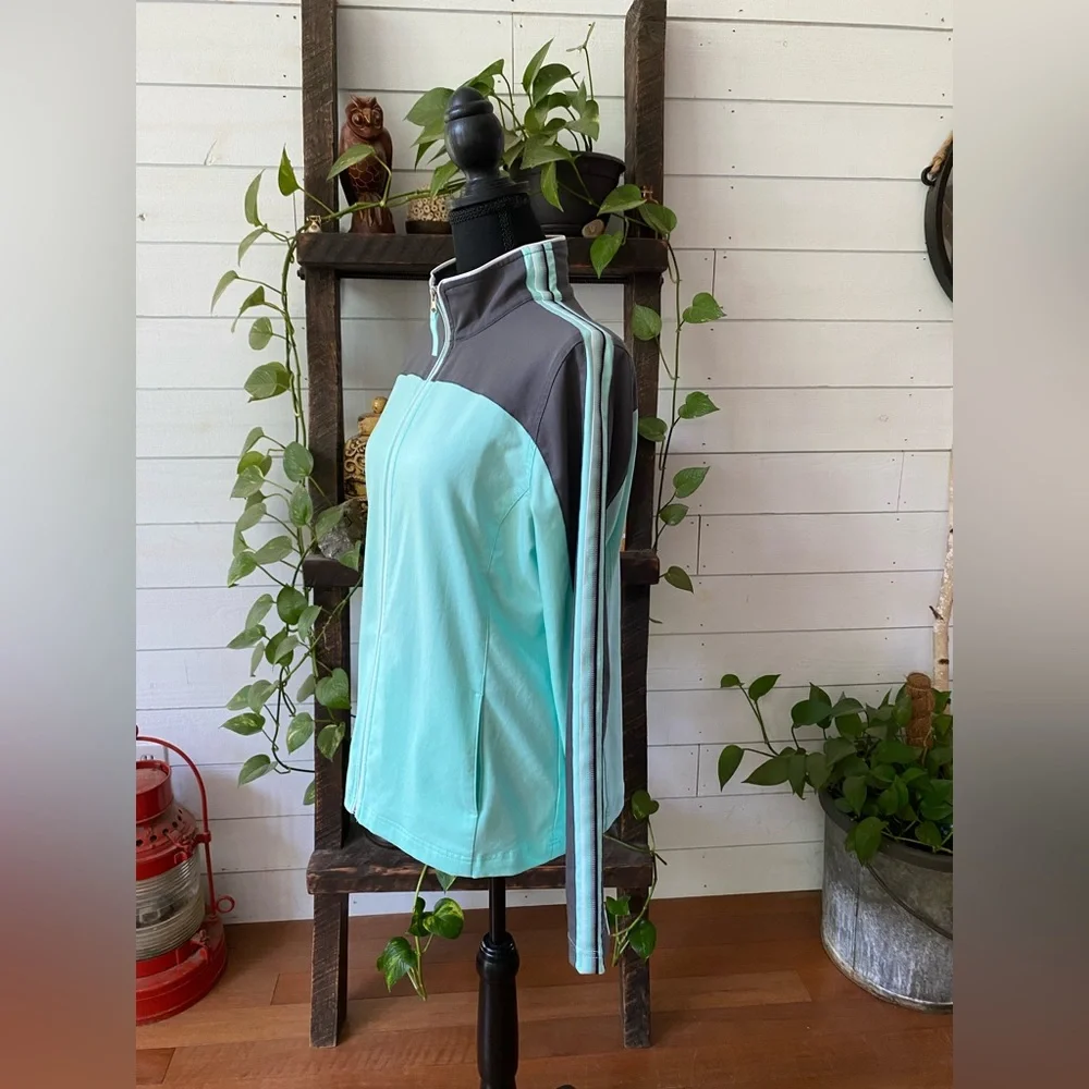 Made for Life: Sporty Mint Green and Gray Ski Jacket with Performance Material